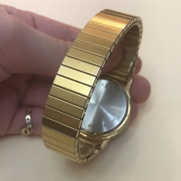 TIME Gold Metal Watch - Picture 4 of 4